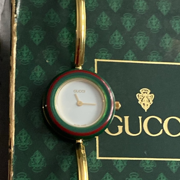 Gucci bangle watch - Picture 5 of 7
